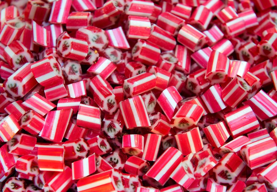 Evo kako se ustvari proizvode vaši omiljeni slatkiši!